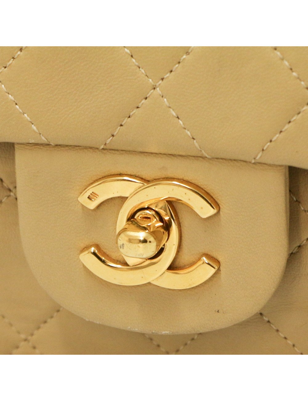 Timeless beige CHANEL cuir d'agneau