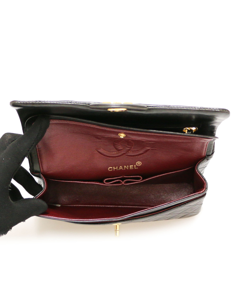 Small timeless CHANEL noir vintage