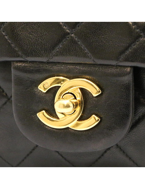 Small timeless CHANEL noir vintage