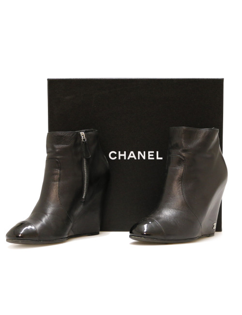 Boots CHANEL cuir d'agneau noir