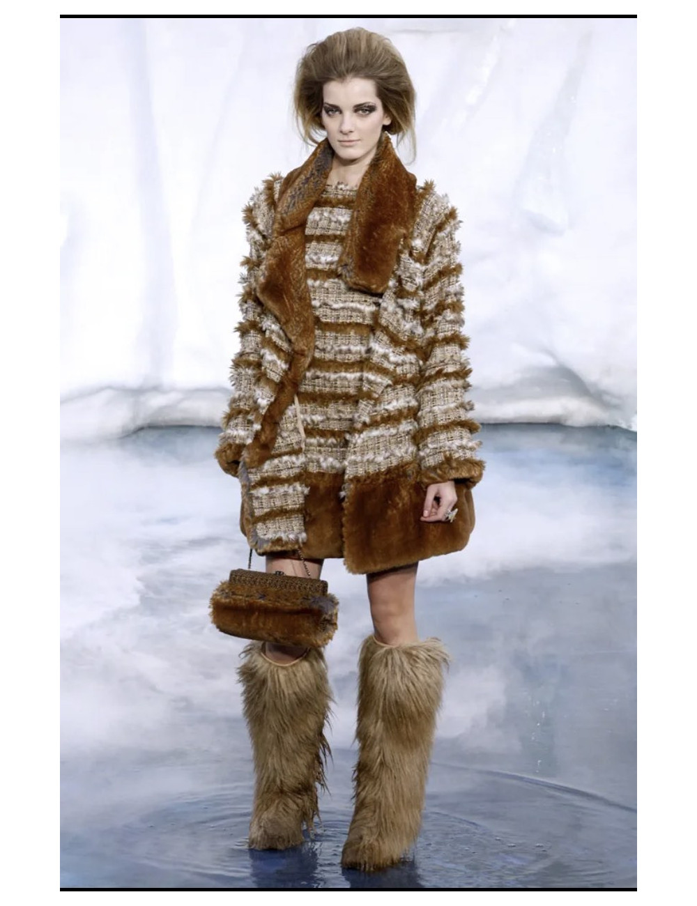 Manteau fausse fourrure et tweed CHANEL marron