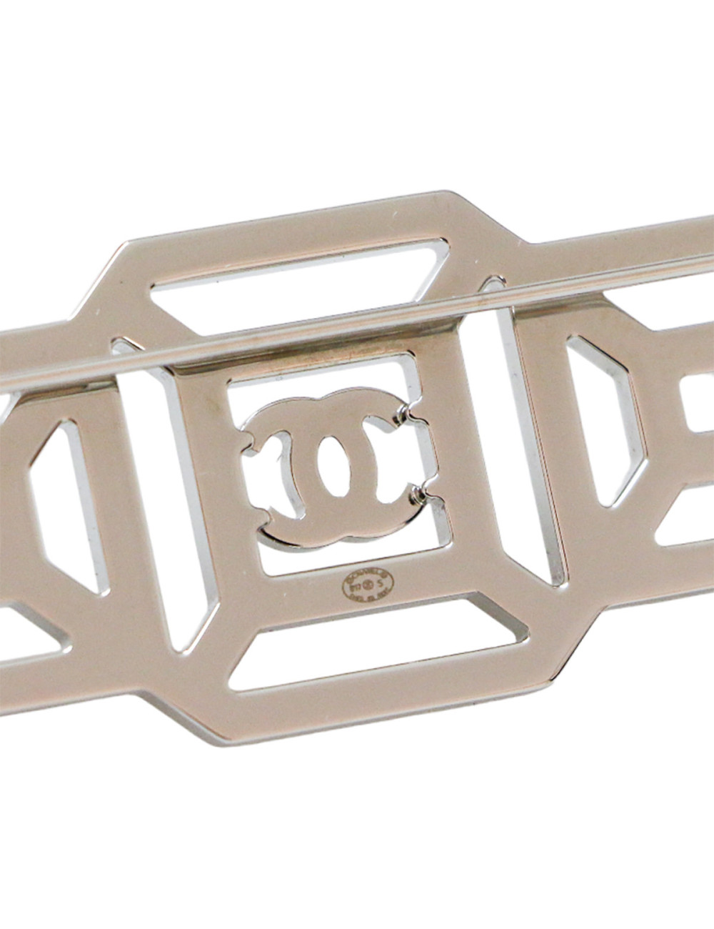 Broche CHANEL sertie de brillants swarovski