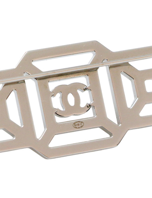 Broche CHANEL sertie de brillants swarovski