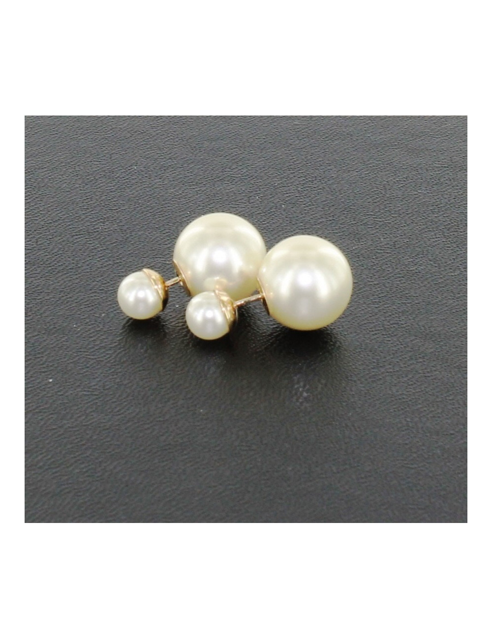 clous Mise en Dior DIOR perles nacrées