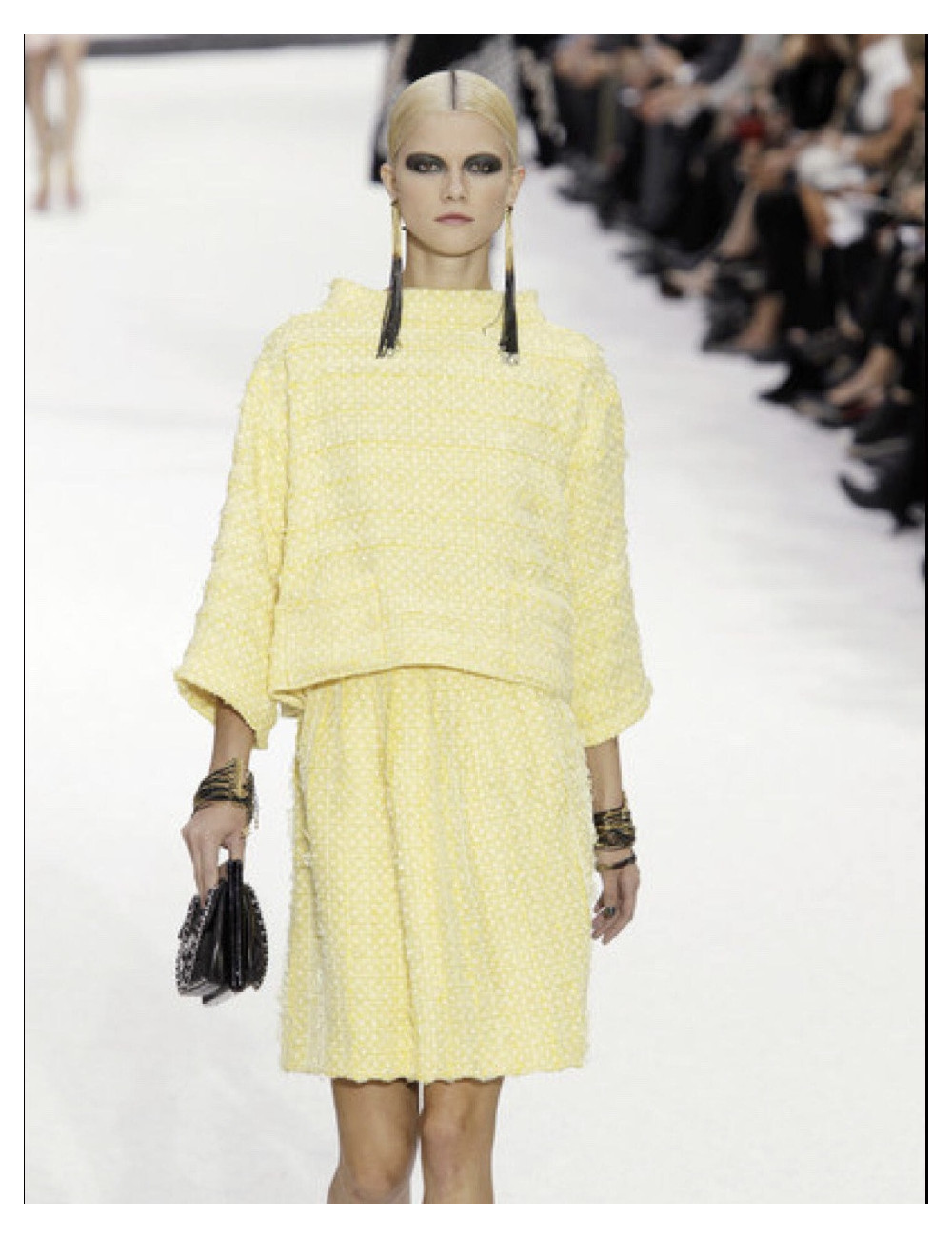 Tailleur CHANEL jaune T36 printemps été 2011