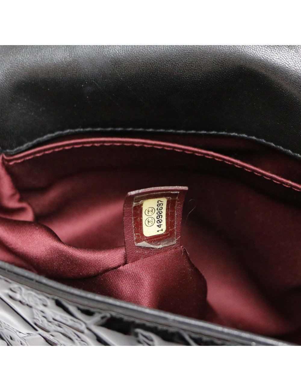 Jumbo CHANEL cuir embossé verni noir