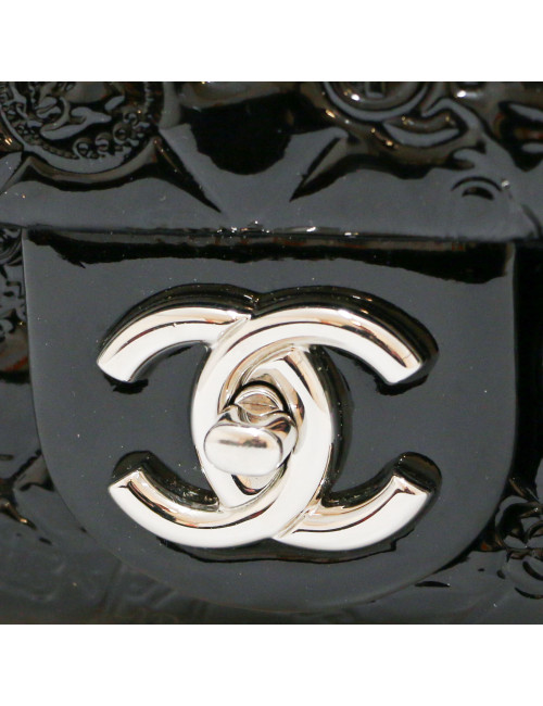 Jumbo CHANEL cuir embossé verni noir