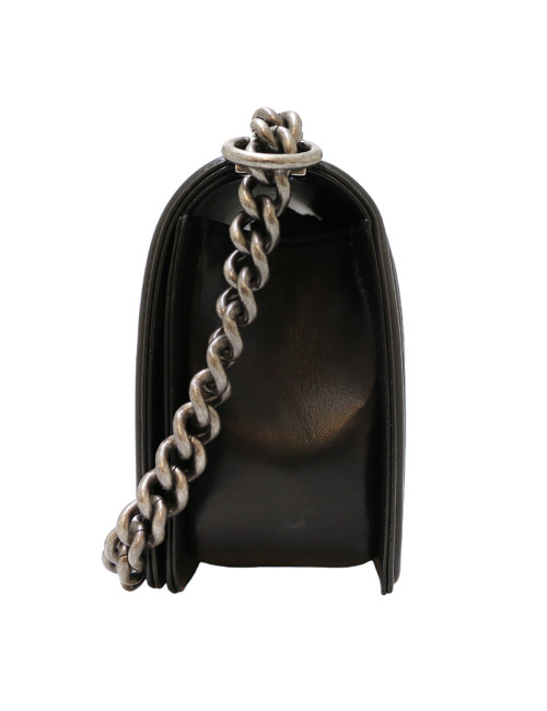 Boy CHANEL cuir lisse noir