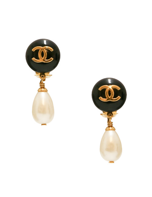 Clips vintage CHANEL CC et perle