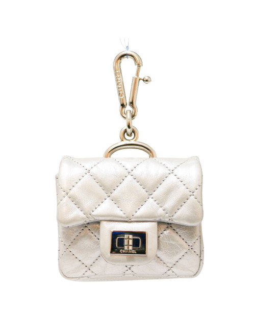 Mini sac charm CHANEL cuir argent
