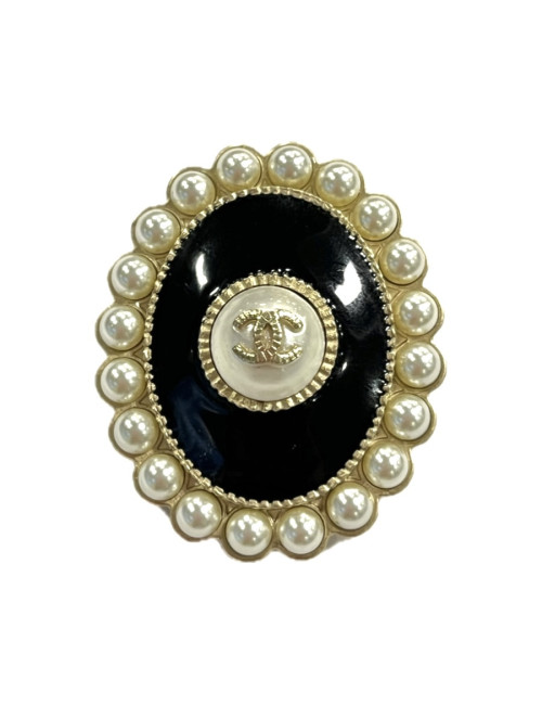 CHANEL Oval Pearly Brooch