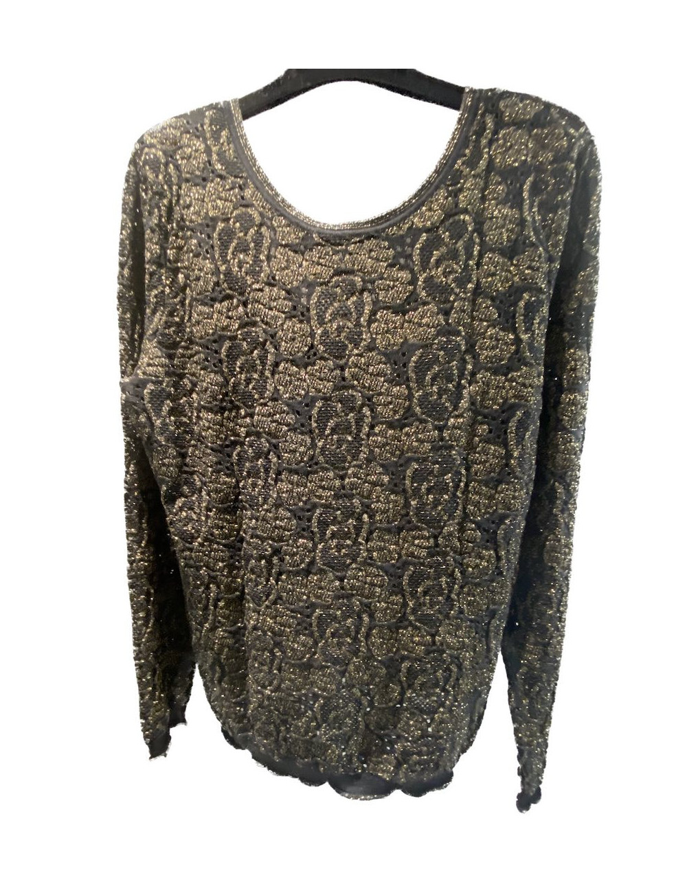 Pull T 42 CHANEL noir fils d'or