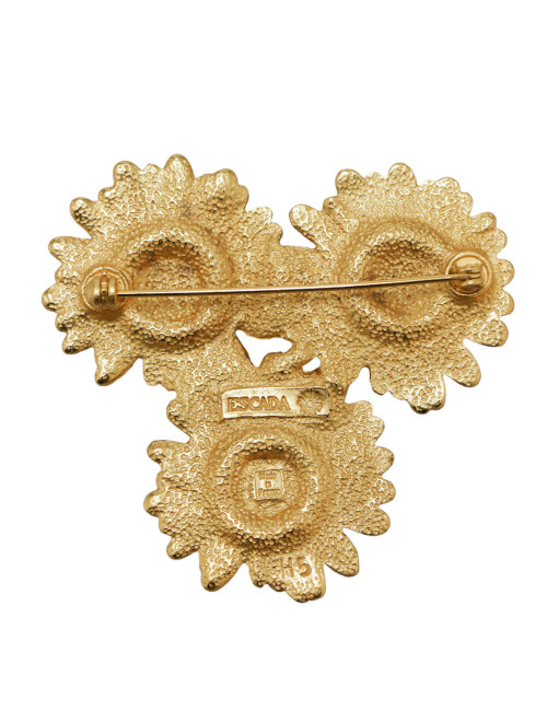 ESCADA three daisies mat gilded metal brooch