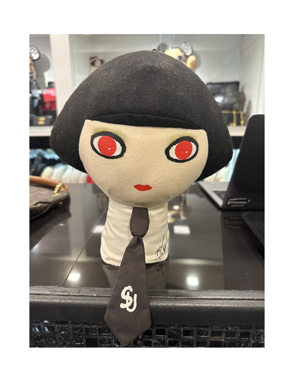 Mon Mon Shu Girl KARL LAGERFELD Maison Shu Uemura