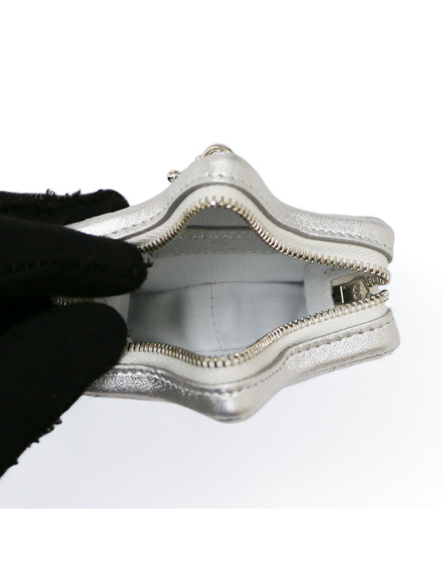 Charm CHANEL cuir d'agneau