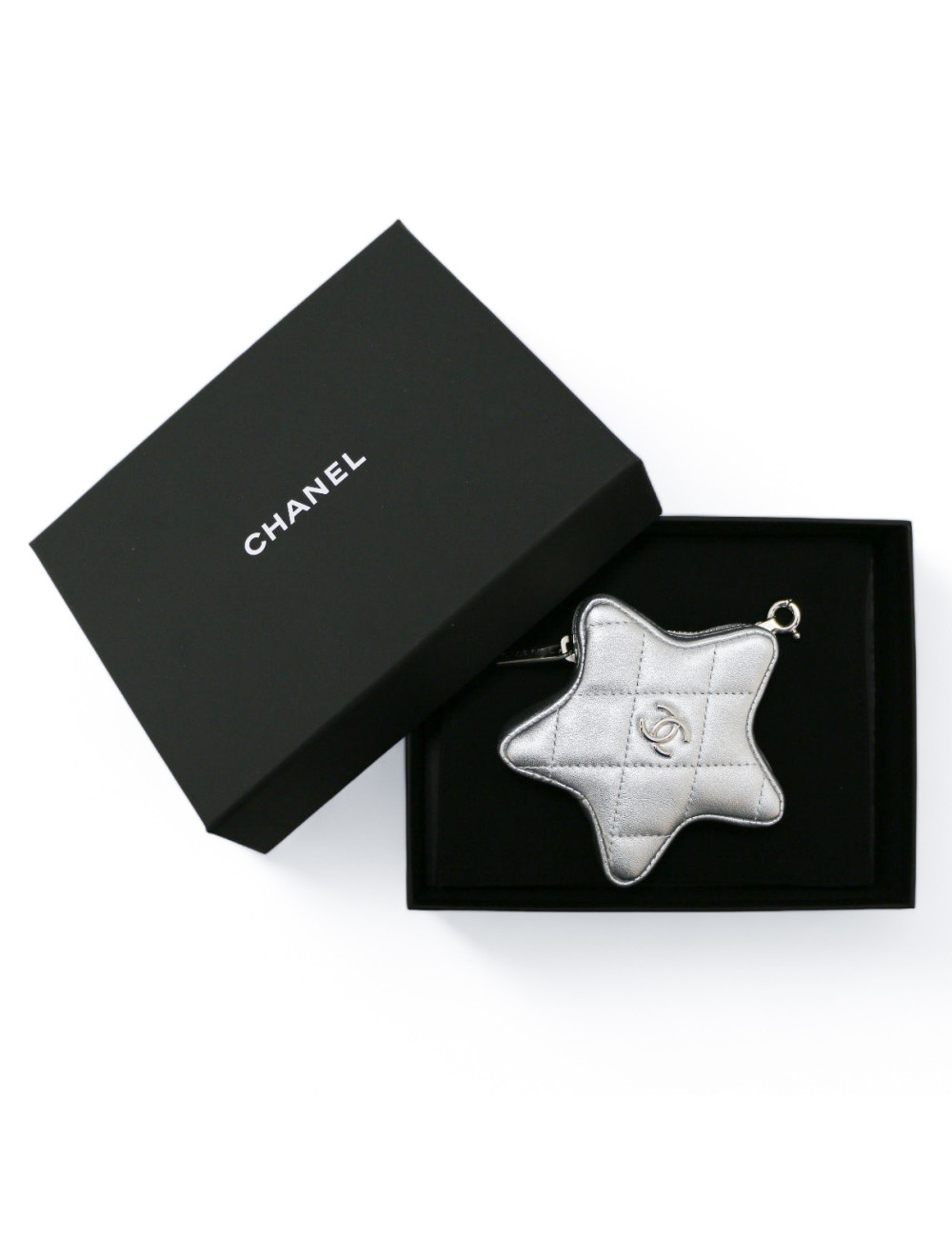 Charm CHANEL cuir d'agneau
