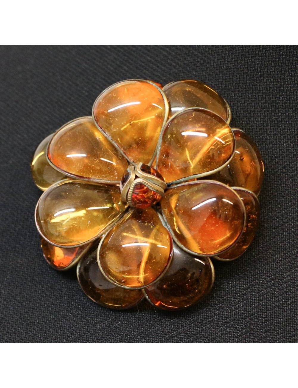 Broche ambre fleur MARGUERITE DE VALOIS