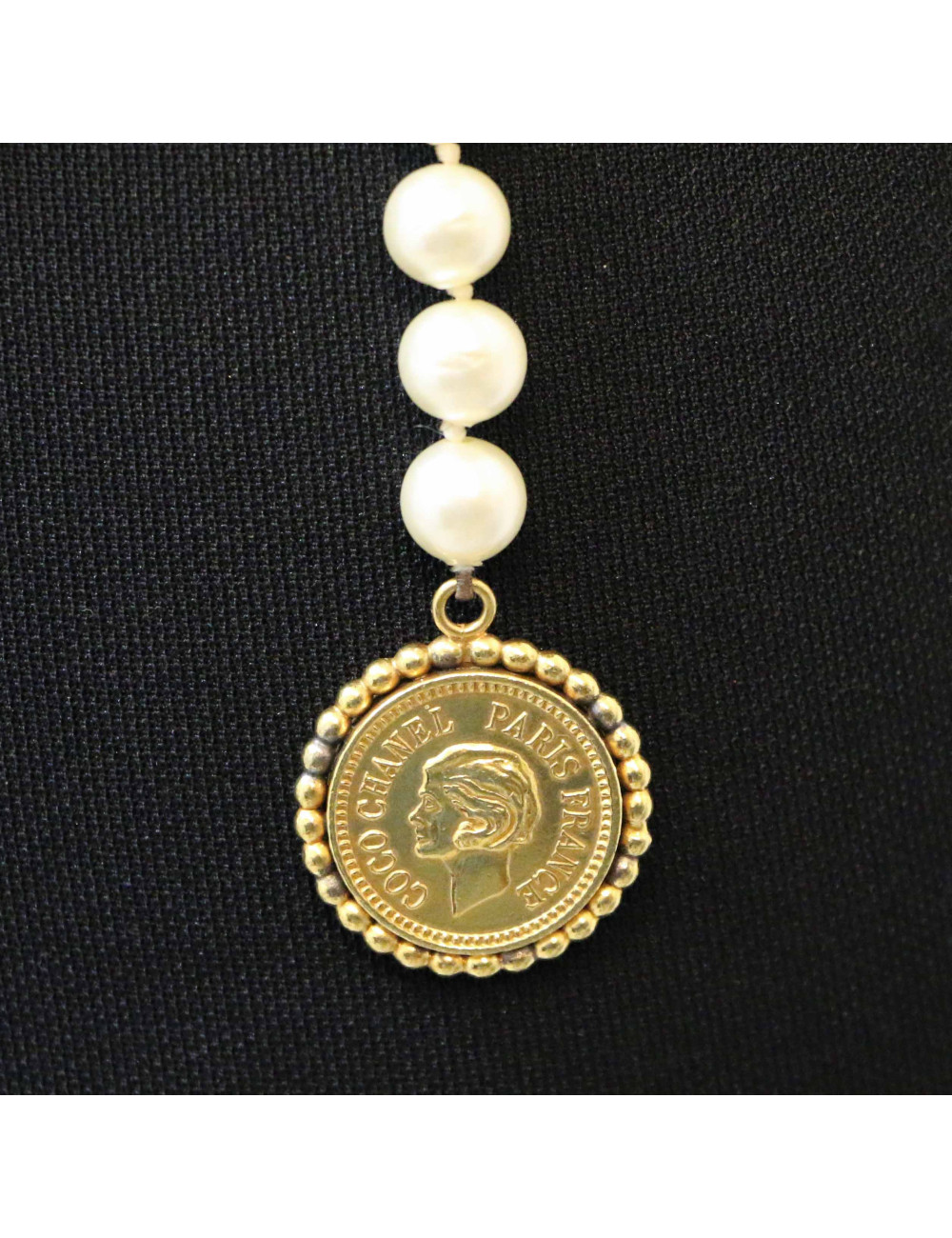 CHANEL perlescent pearls belt