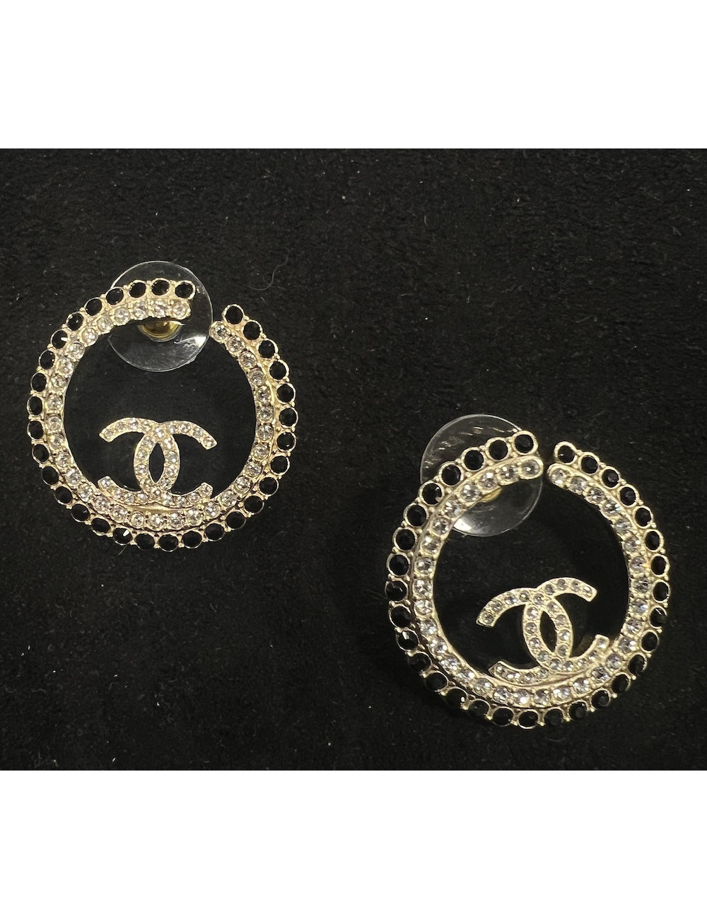 Boucles d'oreilles sphère CHANEL crystal noirs et transparents
