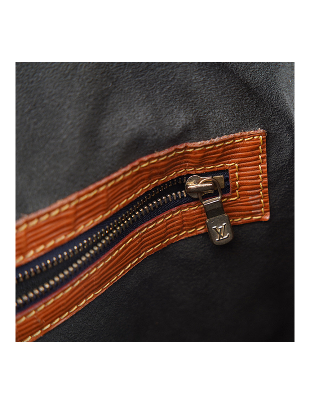 LOUIS VUITTON Randonnée (Hicking) backpack épi leather