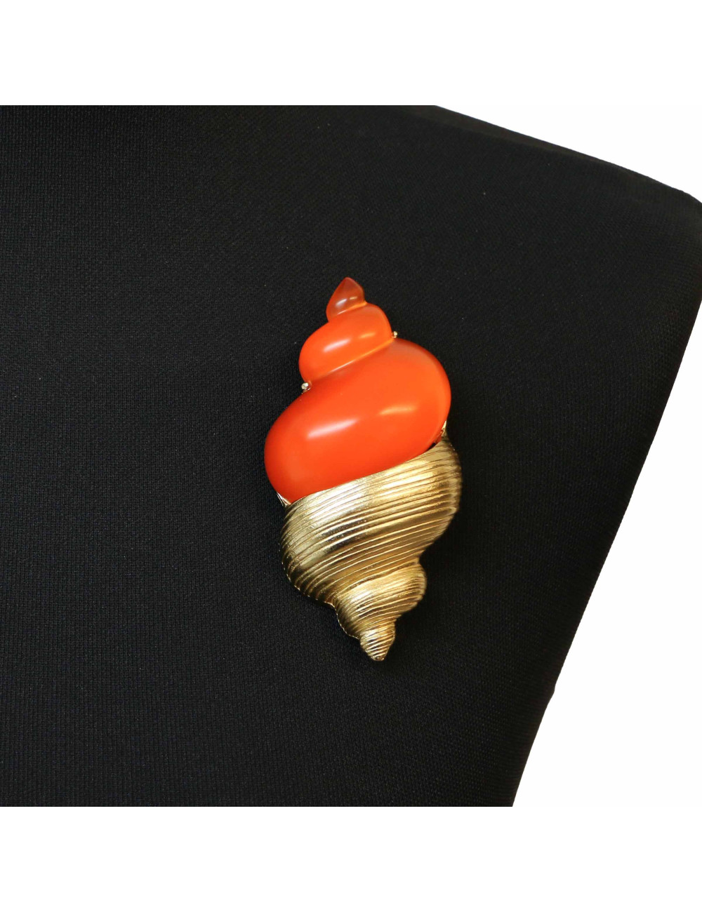 Imposante broche CHRISITAN DIOR coquillage