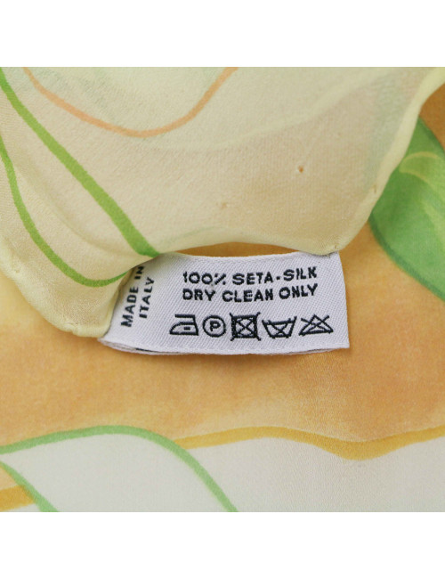 Foulard LOUIS VUITTON voile de soie Vintage