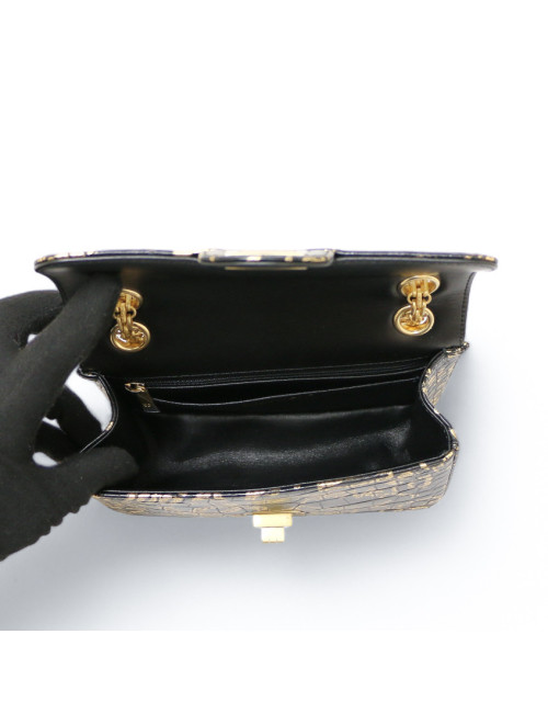 Sac CHANEL  imitation crocodile noir peint c h a n e l doré