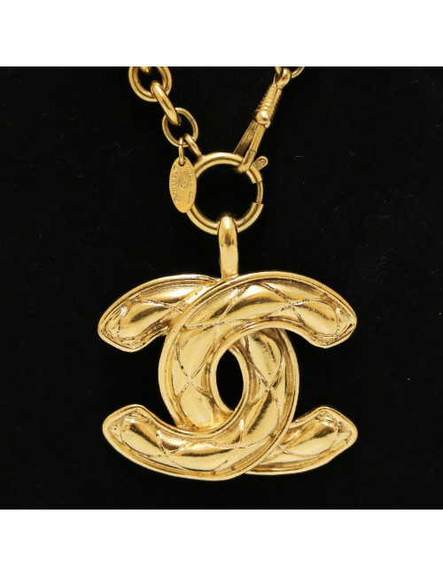 CHANEL vintage chain necklace with quilted CC logo