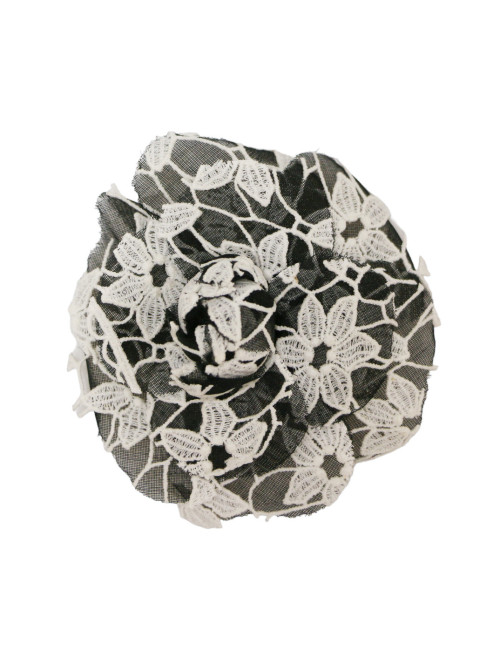 Broche CHANEL brodé