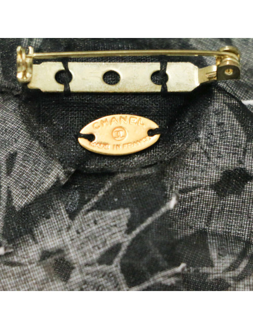 Broche CHANEL brodé