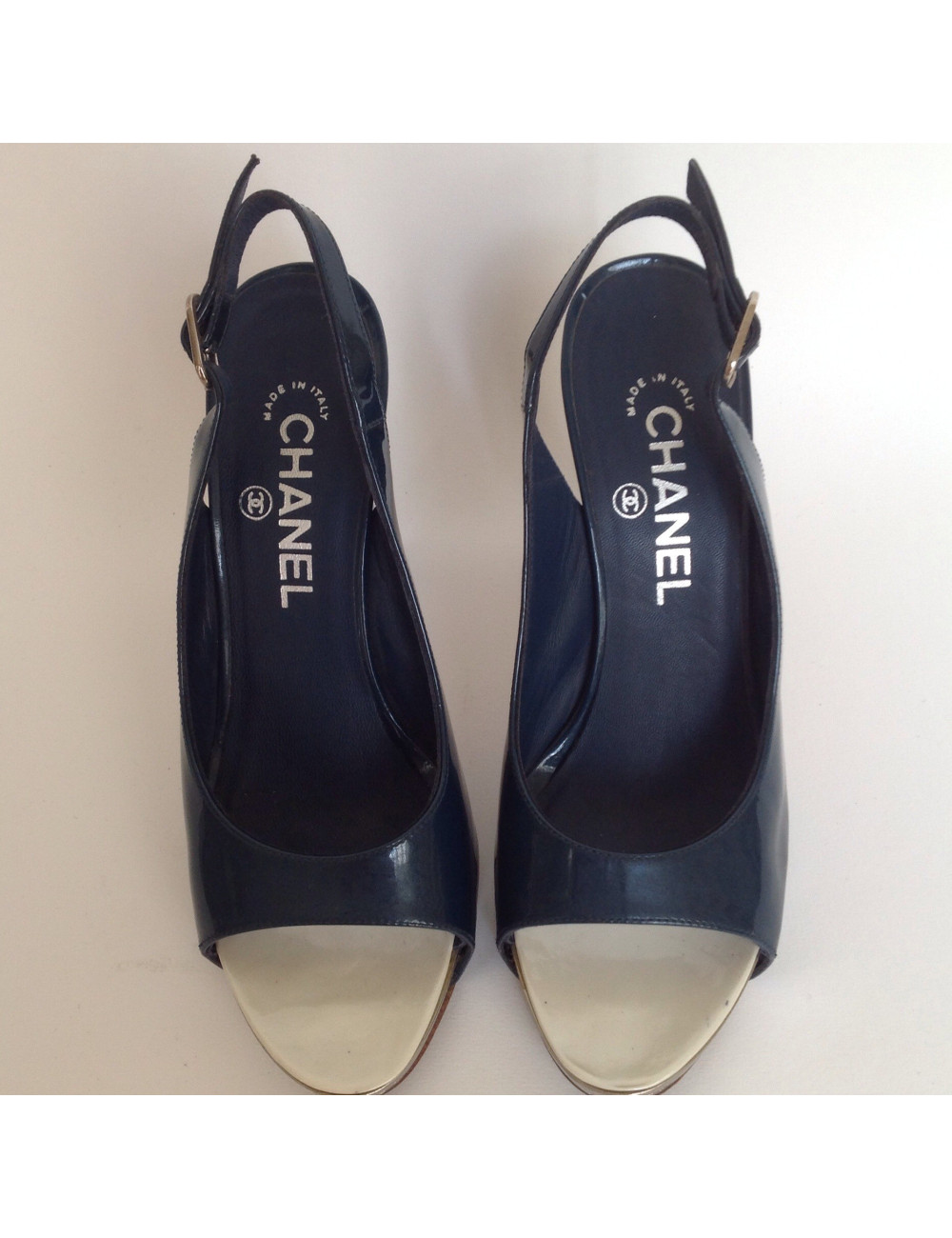 escarpins CHANEL t 37 cuir verni bleu