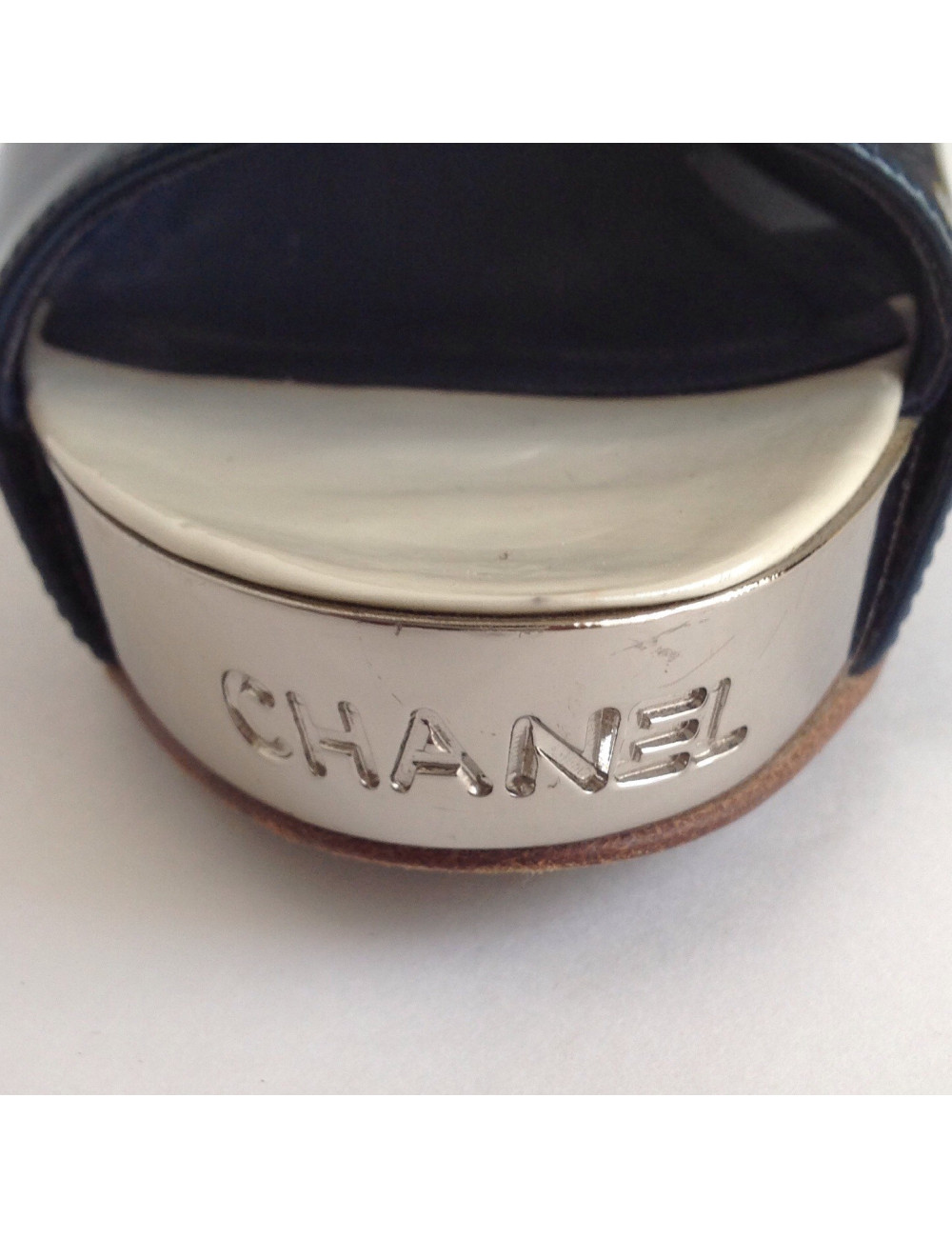 escarpins CHANEL t 37 cuir verni