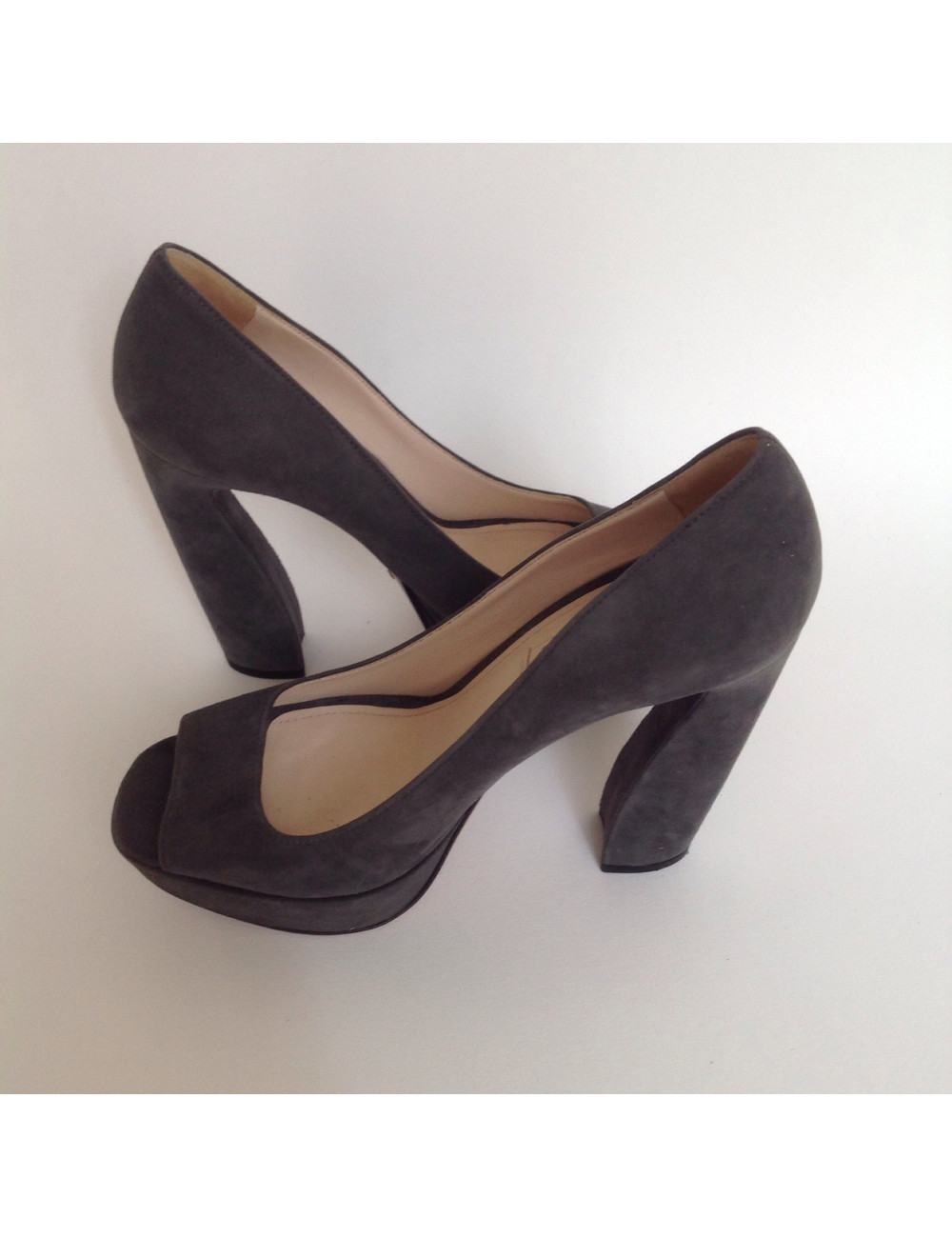 escarpins PRADA  t 37 daim gris