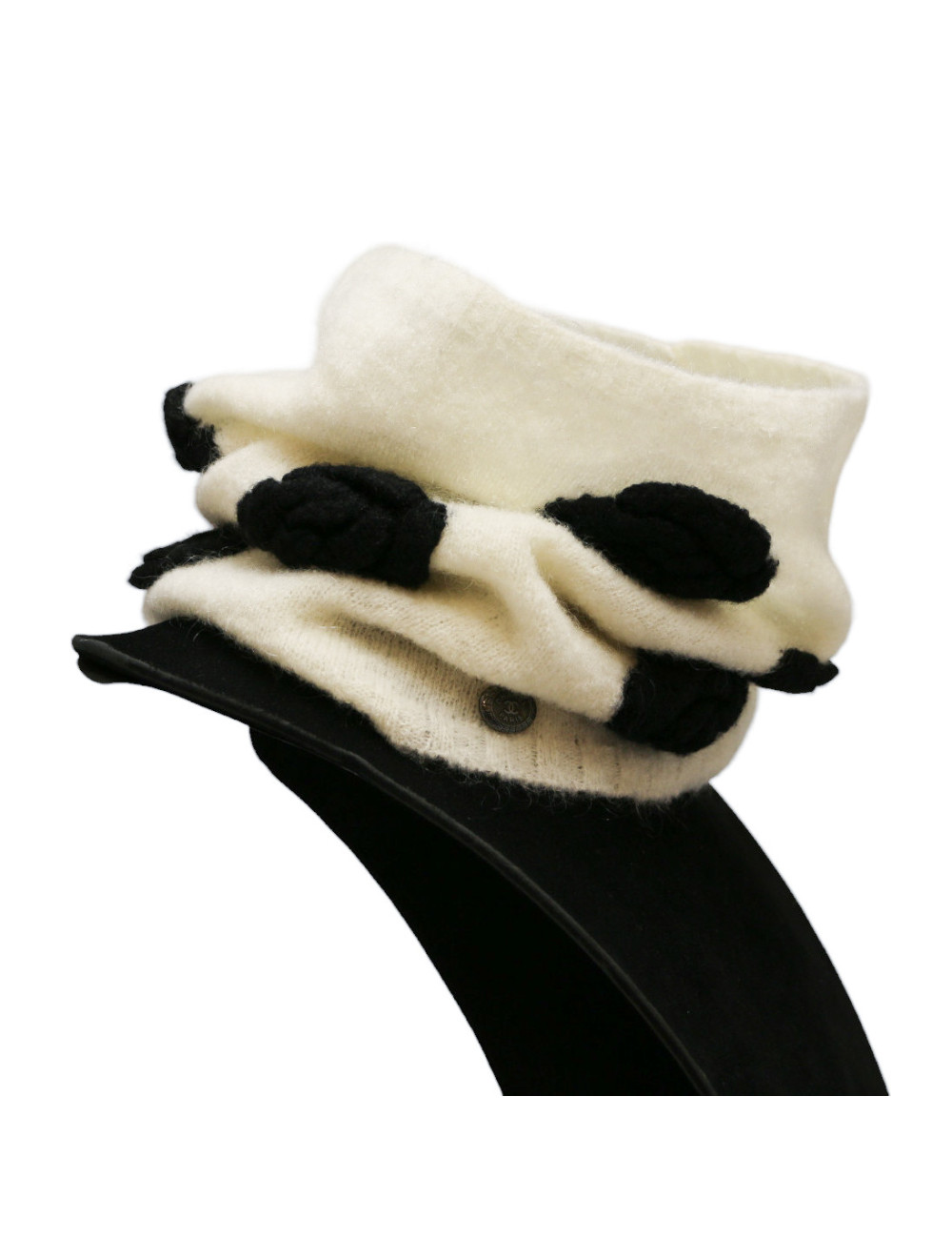 Cache nez CHANEL mohair écru camélia noir