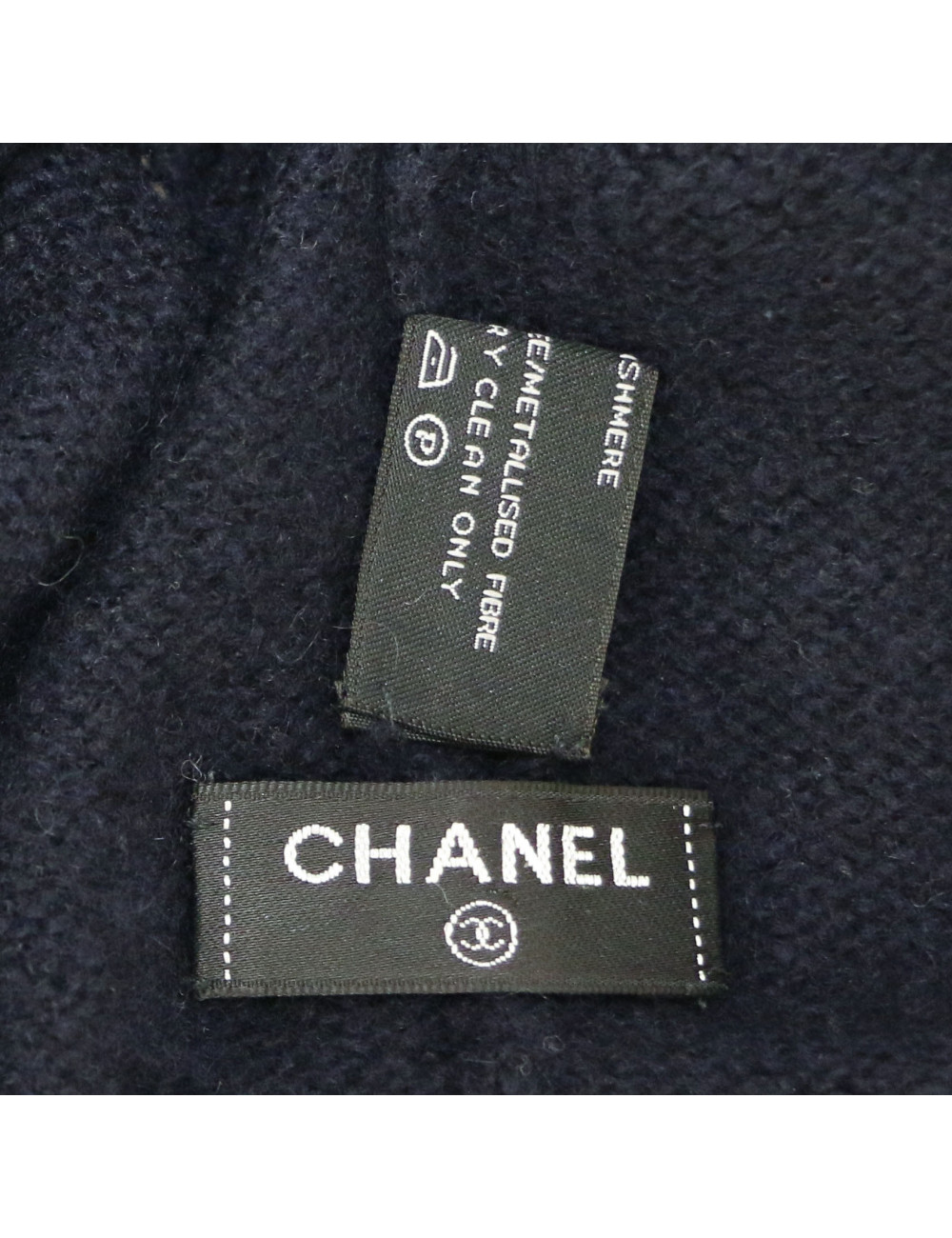 Bonnet CHANEL cachemire bleu nuit sequins broderies CC