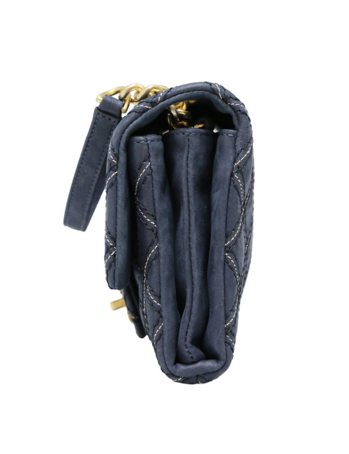 Sac CHANEL bleu matelassé