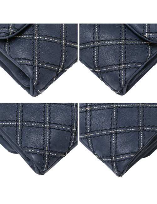 Sac CHANEL bleu matelassé