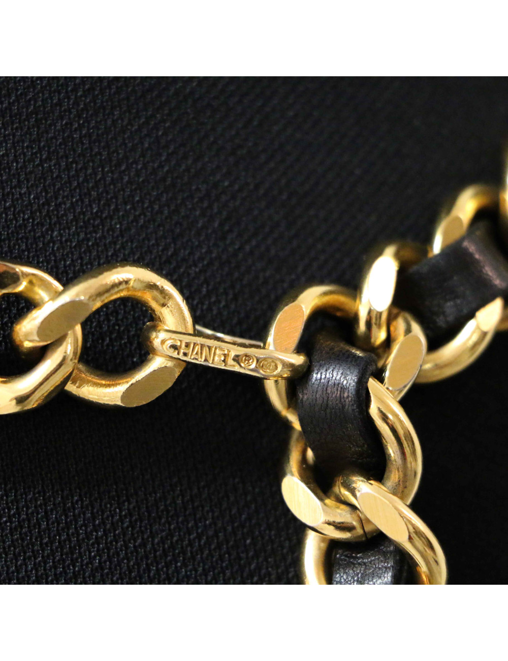 Ceinture vintage CHANEL cuir et métal noir