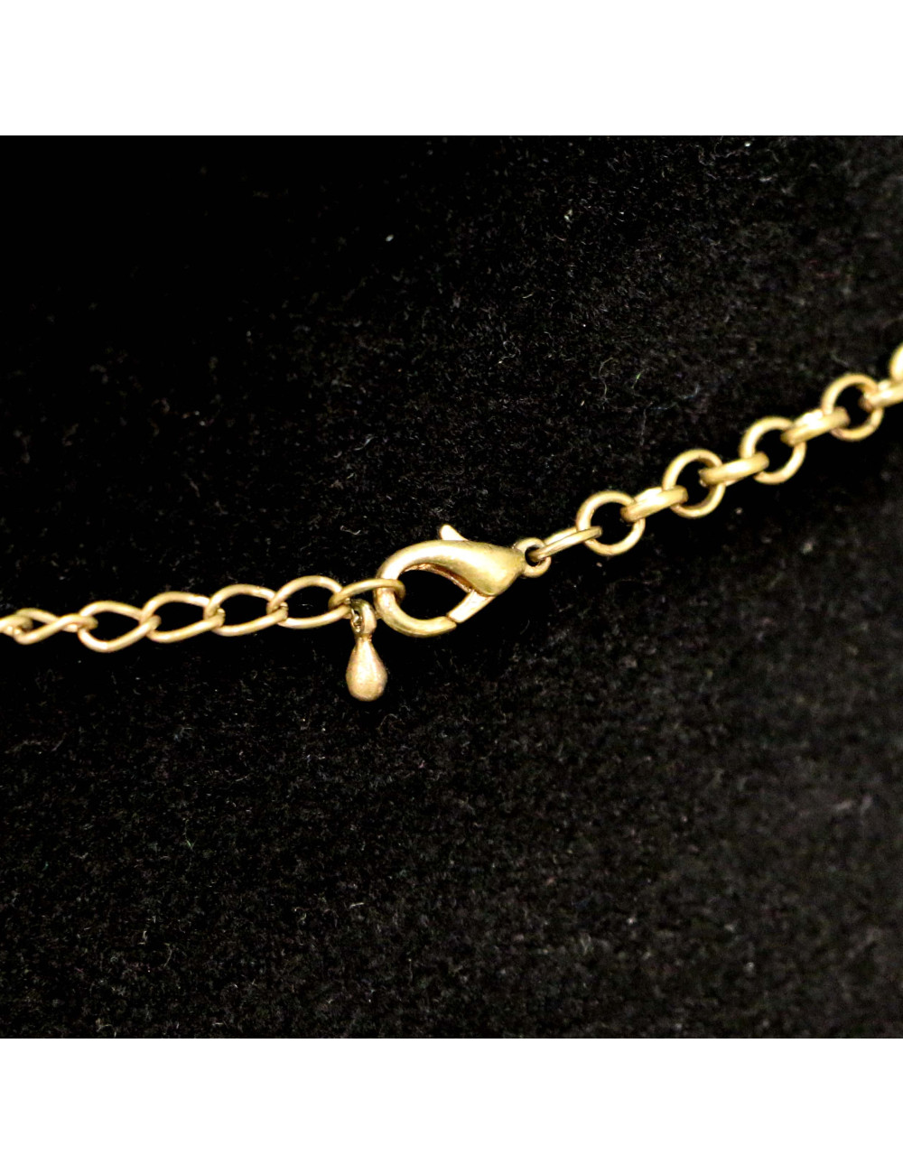 Pendentif CHANEL chaine dorée