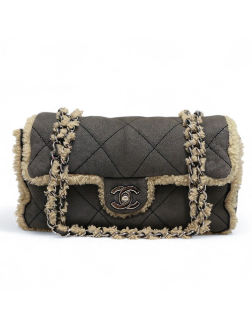 Timeless CHANEL peau retournée