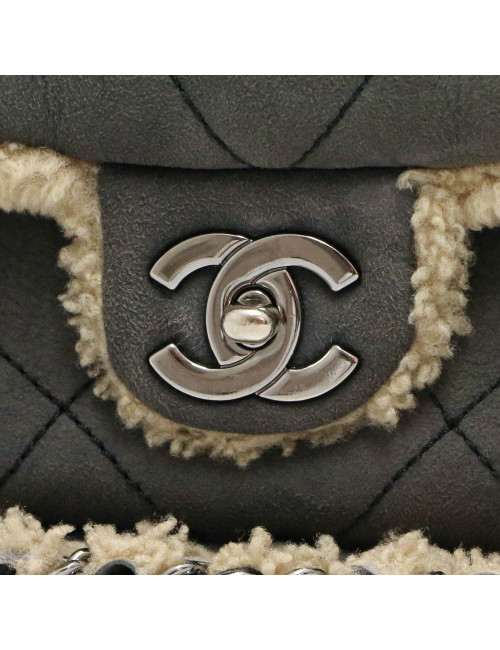 Timeless CHANEL peau retournée