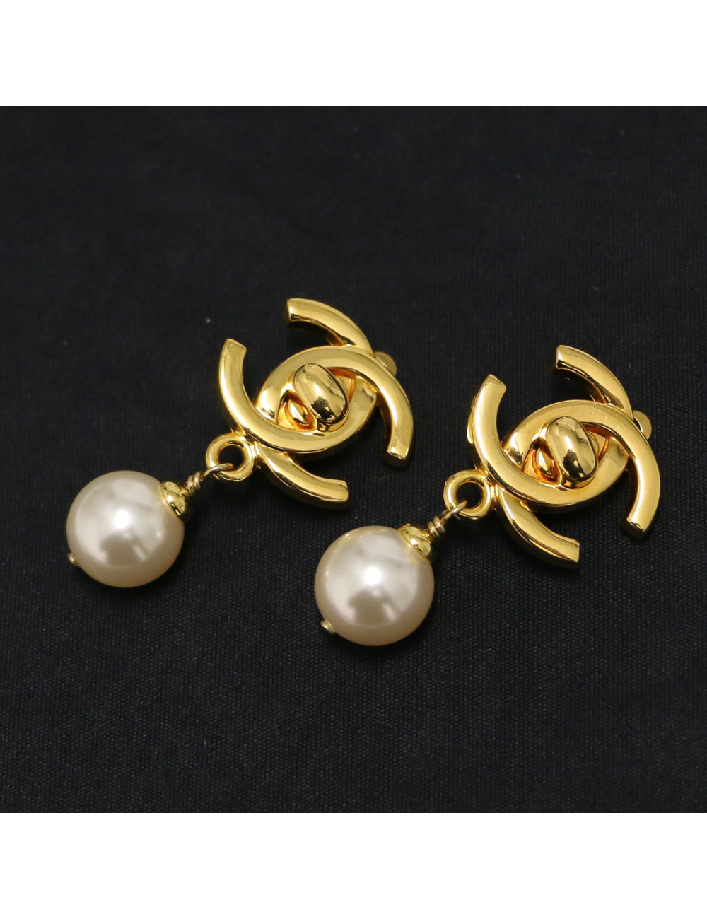 Clips CC Turnlock CHANEL perle pendante