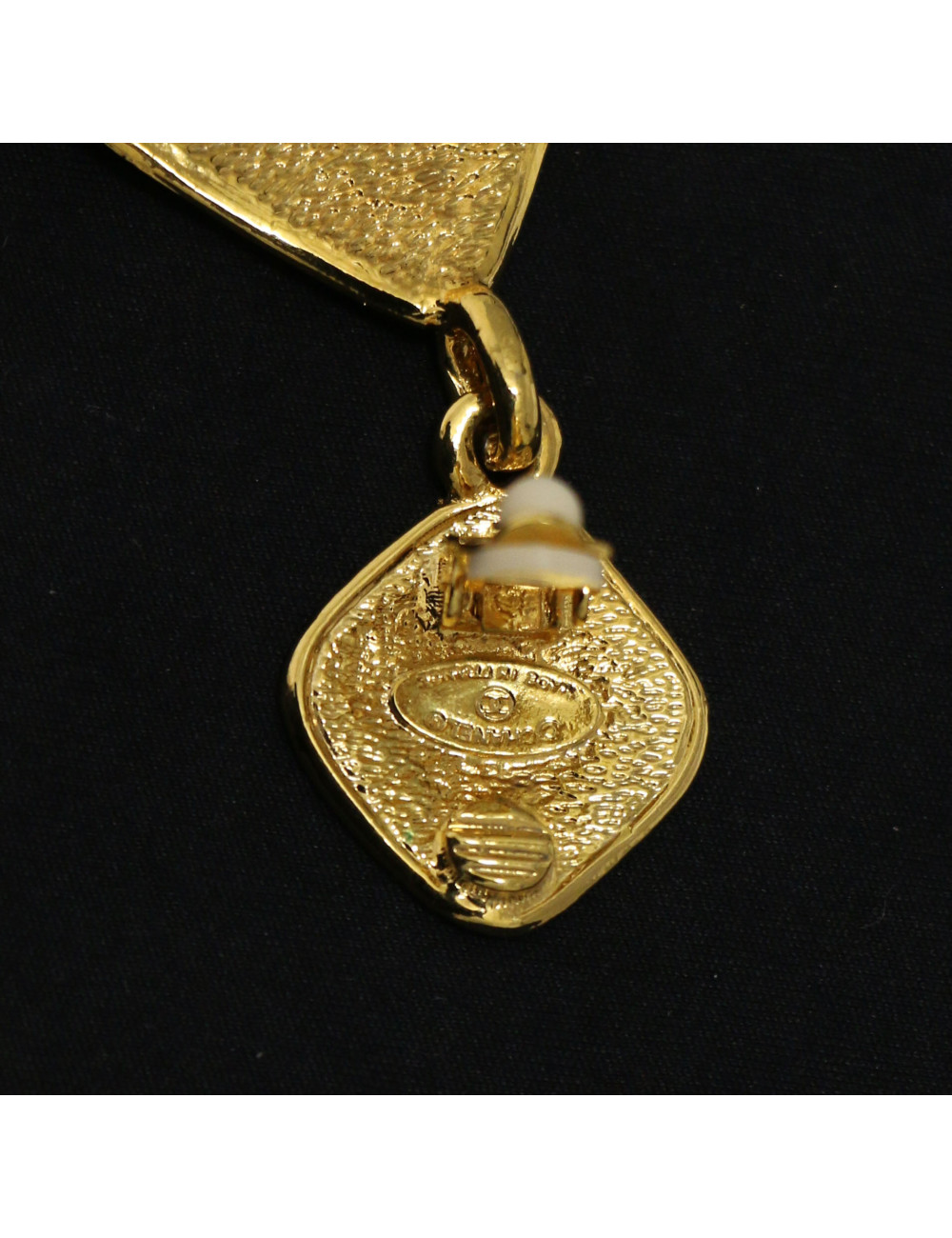 Clips CHANEL losange doré