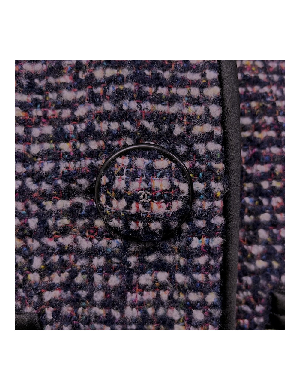 Manteau CHANEL cachemire bleu gansé de soie