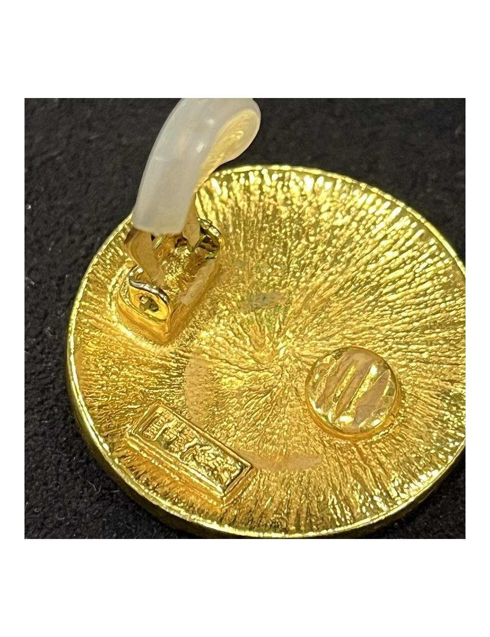 Clips d'oreille YSL rondes dorées