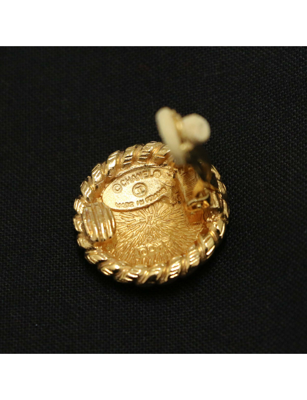 Petits clips CHANEL CC ronds