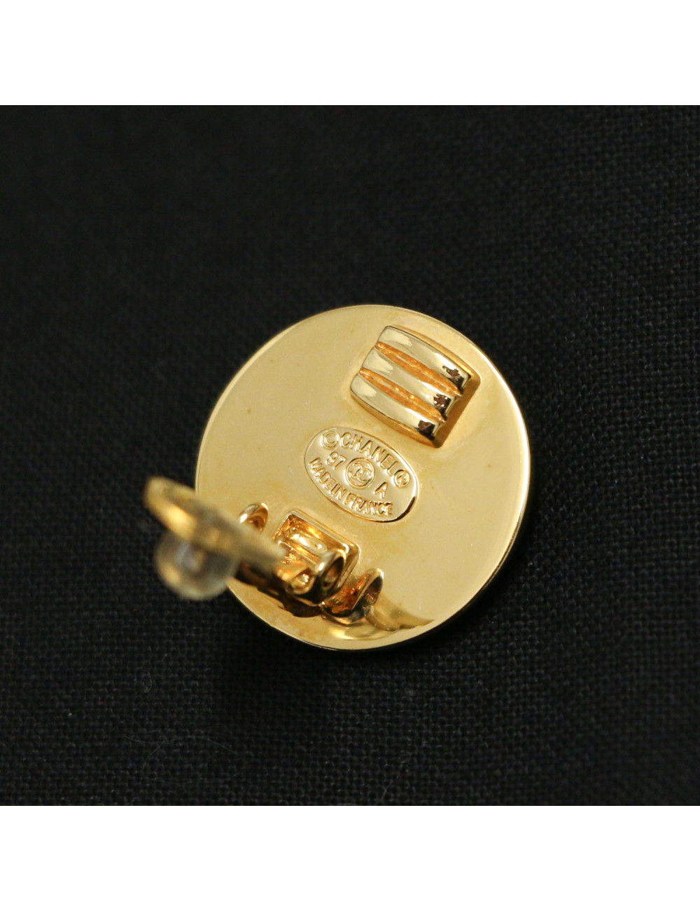 Clips CHANEL ronds CC doré