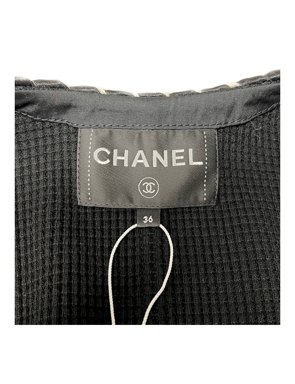 Veste CHANEL T 36 noire gansée blanc