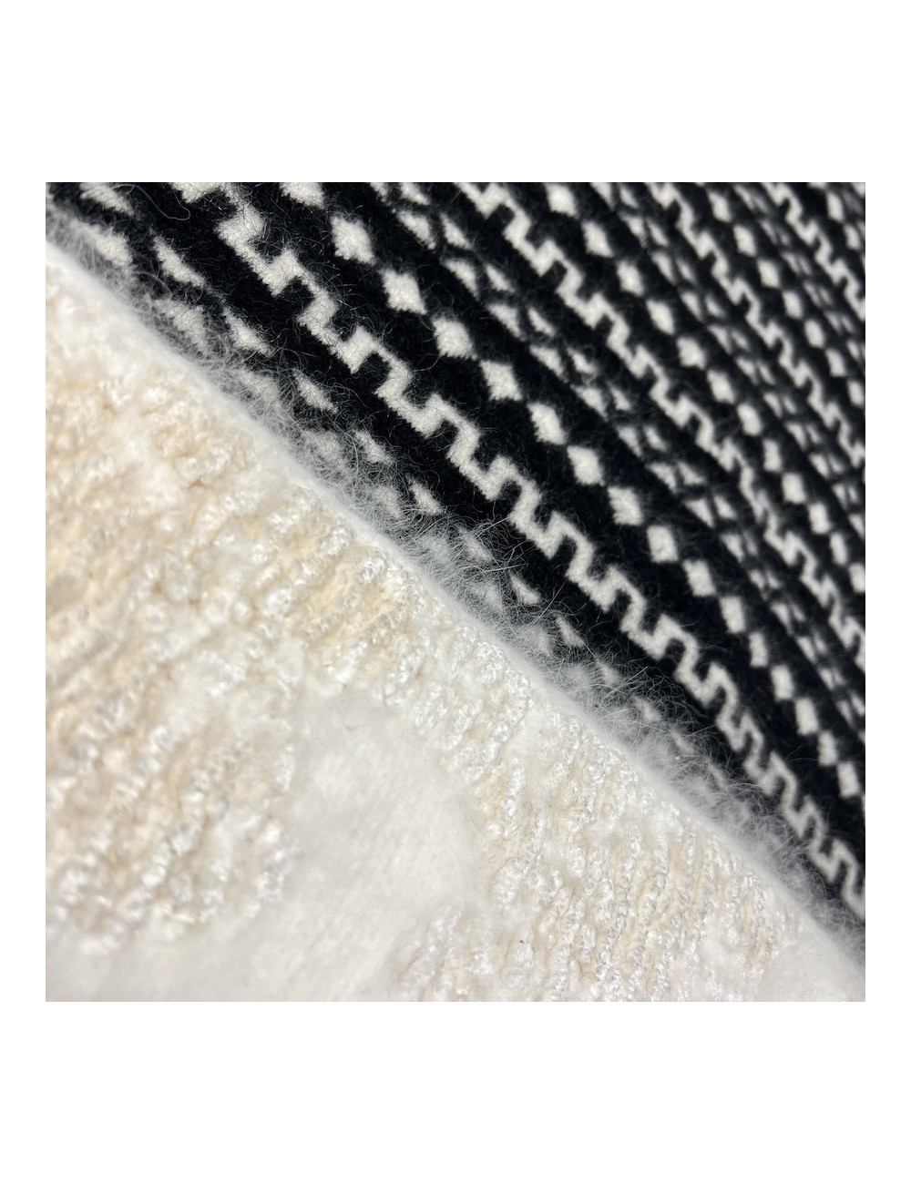 Robe pull T 38 CHANEL laine noire et blanche imprimé géométrique