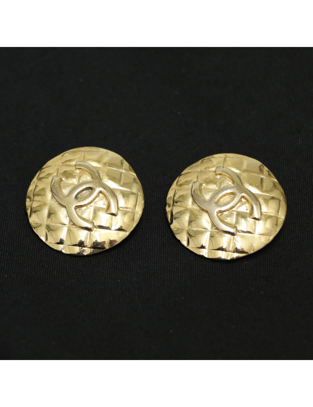 Clips CHANEL matelassé doré Vintage